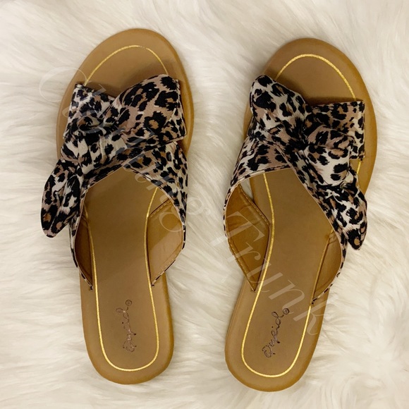 Qupid Leopard Sliders - Picture 4 of 8